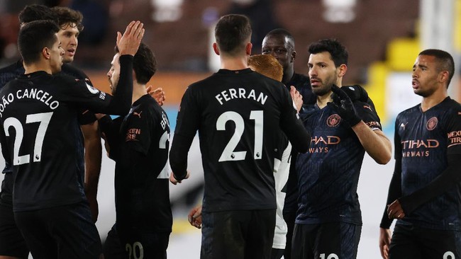 FOTO: Man City Butuh 5 Kemenangan untuk Juara