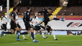 FOTO: Man City Butuh 5 Kemenangan untuk Juara
