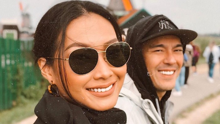 Jesslyn Lim dan suaminya