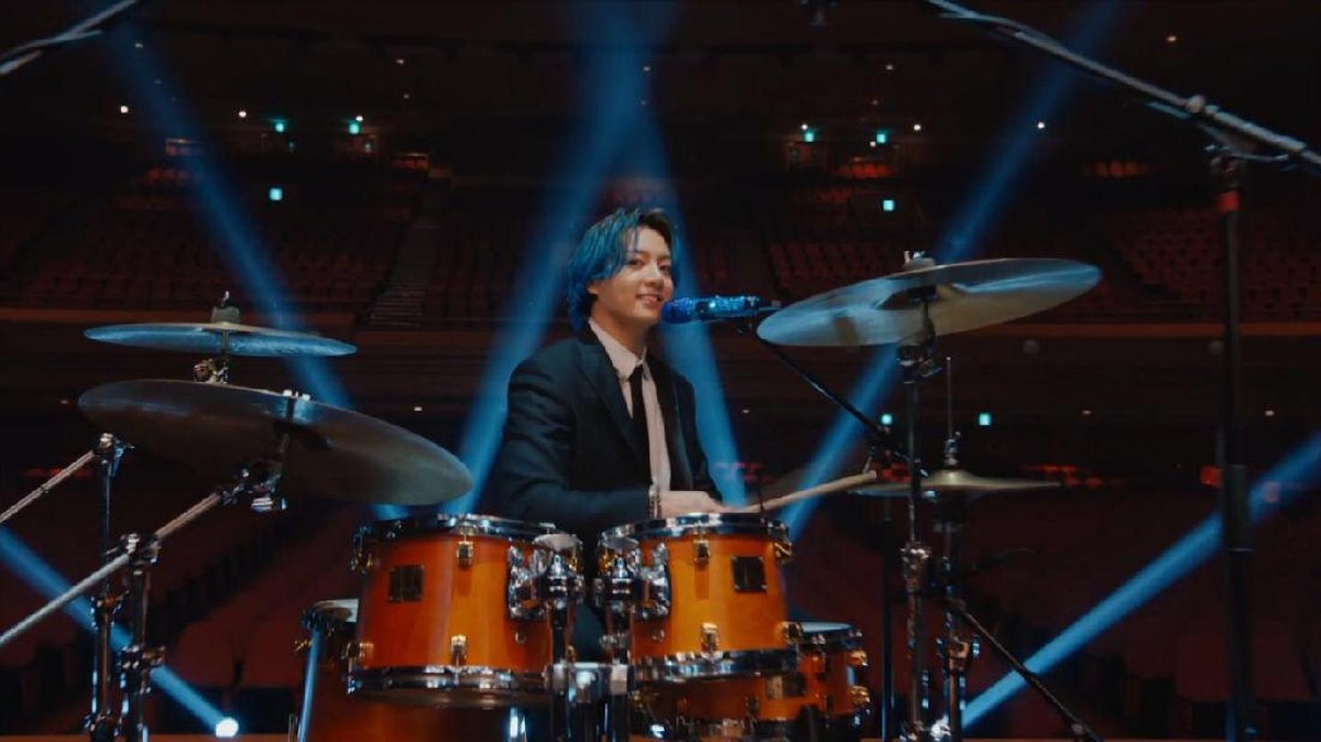Berikut potret kecenya Jungkook BTS saat bermain drum di Musicares Grammy yang bikin netizen heboh&period;