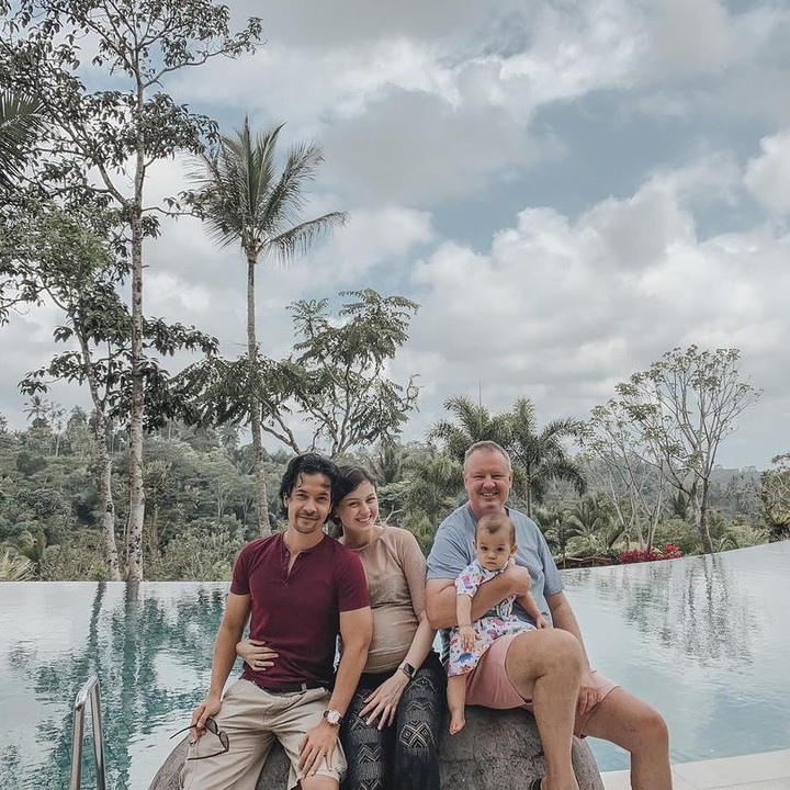 <p>Kimberly Ryder kelahiran Jakarta, 6 Agustus 1993, ini berdarah Minang-Bugis dan Inggris. Ya, sang ayah yang bernama Nigel Ryder adalah bule asal Inggris. (Foto: Instagram @kimberlyryder)</p>