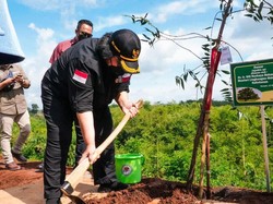 KLHK Tanam 150 Batang Pohon di Persemaian Modern Rumpin, Bogor