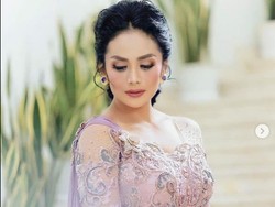 3 Fakta Kebaya 'Roro Jonggrang' Krisdayanti di Lamaran Atta & Aurel