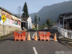 Umat Hindu Tengger Bromo Nyepi, Muslim Bantu Pengamanan dan Penutupan Jalan