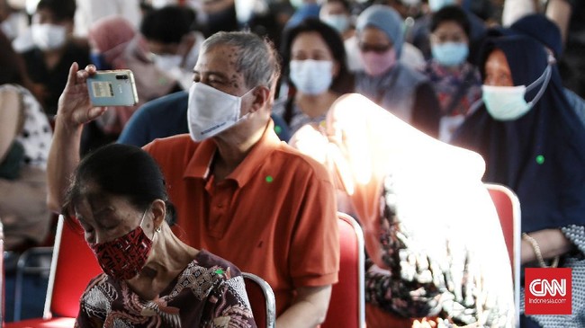 Menteri BUMN Erick Thohir menyatakan sentra vaksinasi bersama yang menyasar kalangan lansia dan pekerja BUMN bertujuan mempercepat program vaksinasi covid-19.
