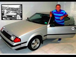 Legenda Brasil Ini Setia 40 Tahun Pakai Mobil Hadiah Saat Kalahkan Liverpool