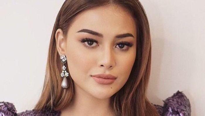 5 Inspirasi Gaya Make Up Sehari-hari Ala Aurel Hermansyah