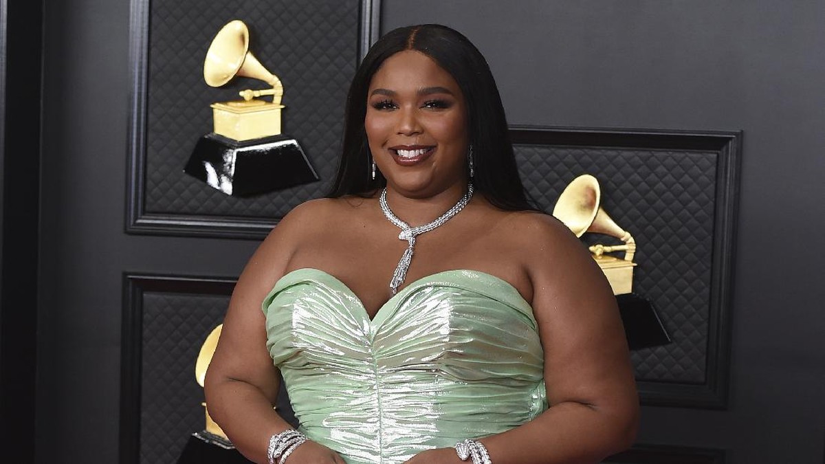 Noah Cyrus arrives at the 63rd annual Grammy Awards at the Los Angeles Convention Center on Sunday&comma; March 14&comma; 2021&period; &lpar;Photo by Jordan Strauss&sol;Invision&sol;AP&rpar;