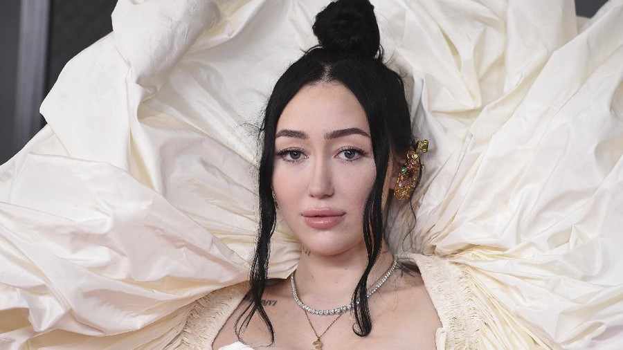 Noah Cyrus arrives at the 63rd annual Grammy Awards at the Los Angeles Convention Center on Sunday, March 14, 2021. (Photo by Jordan Strauss/Invision/AP)