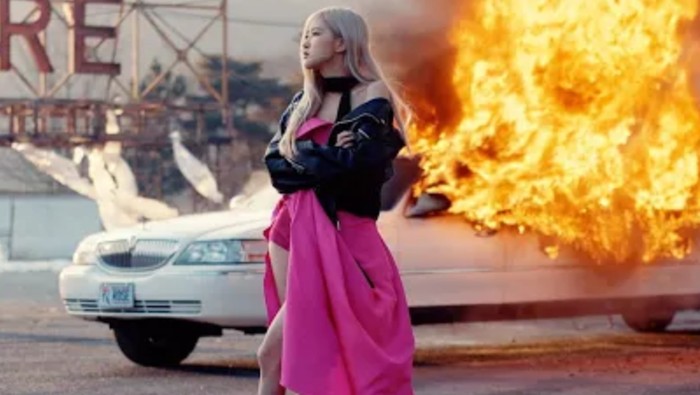 Harga Outfit Rose Blackpink di MV 'On The Ground'