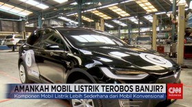 VIDEO: Keamanan Mobil Listrik Terobos Banjir