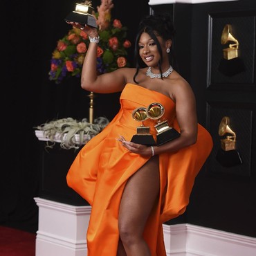 Lirik Lagu Rich - Megan Thee Stallion