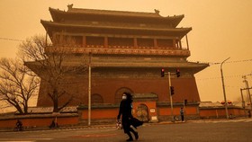 Langit 'Interstellar' di Beijing Imbas Badai Debu Terparah
