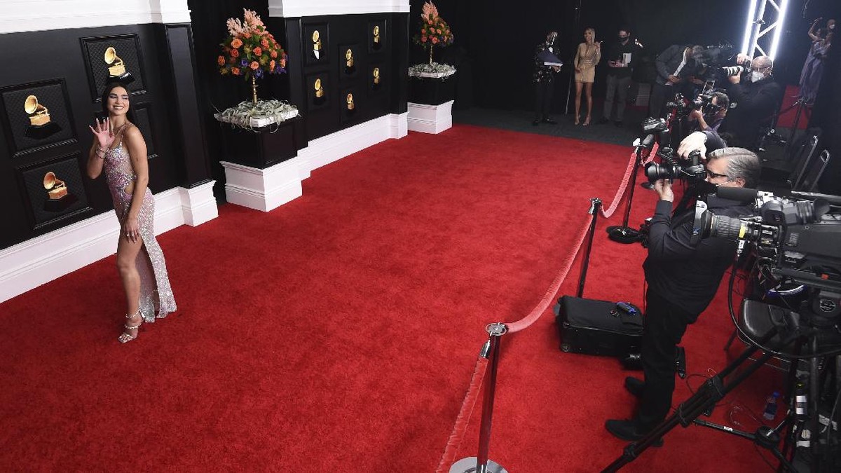 FOTO: Busana-busana Terbaik di Grammy Awards 2021