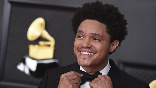 Buka Grammy Awards, Trevor Noah Sindir Insiden Will Smith di Oscar