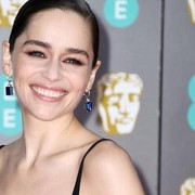 Bukan Botox dan Suntik Filler, Ini Rahasia Kecantikan Emilia Clarke