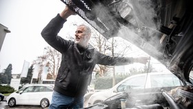 Bolehkah Pakai Air AC buat Isi Radiator?