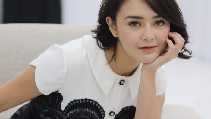 Makeup Simple dan Flawless ala Andien, Ikatan Cinta Makeup Simple dan Flawless ala Andien, Ikatan Cinta