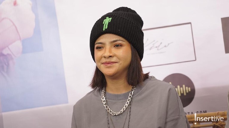 Intip Gaya Sara Fajira dan Evan Lanell Saat Presscon Single Baru Sara Fajira dan Evan Lanell presscon single mereka yang baru. Intip gaya mereka, yuk!