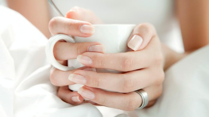 5 Bahan Untuk Membersihkan Cat Kuku Secara Alami