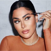 Huda Beauty Rilis Pensil Alis Tipis dengan Hasil Microblading