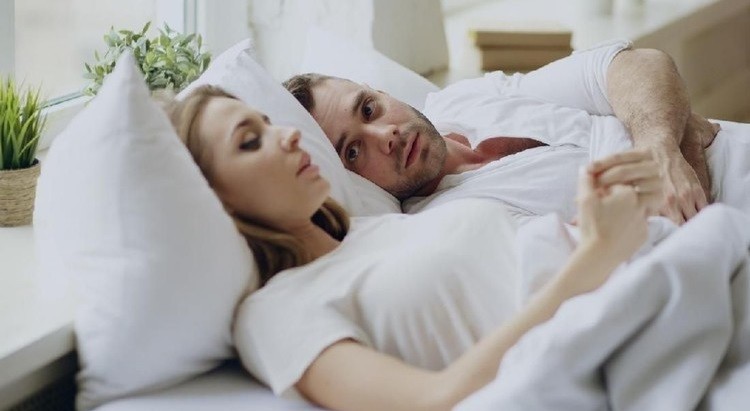 Agar durasi hubungan seks dengan suami bisa meningkat, tak perlu minum obat, kok. Ada beberapa tips seks yang lebih alami, apa saja ya, Bunda?