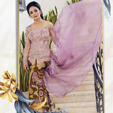 Penampakan Kebaya Krisdayanti di Lamaran Aurel & Atta yang Jadi Sorotan