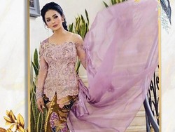 Penampakan Kebaya Krisdayanti di Lamaran Aurel & Atta yang Jadi Sorotan