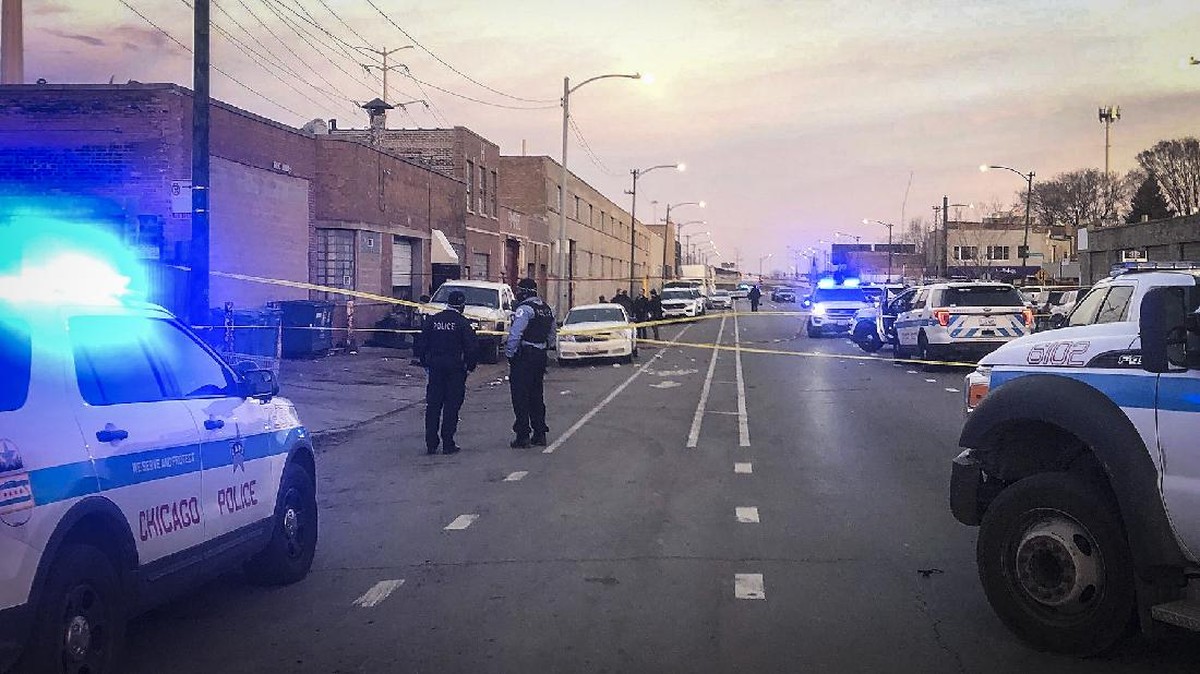 FOTO: Pesta Berujung Penembakan Massal di Chicago