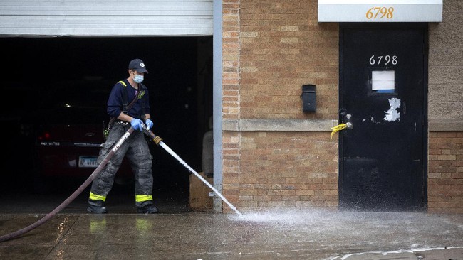 FOTO: Pesta Berujung Penembakan Massal di Chicago