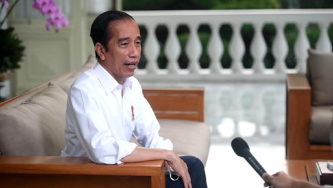 Presiden Jokowi membeberkan lima jenis pelatihan yang paling diminati oleh peserta program Kartu Prakerja.