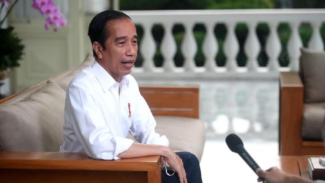 Jokowi Reshuffle Dua Menteri Besok Presiden Jokowi bakal melakukan reshuffle atau perombakan kabinet. Hanya dua menteri yang akan dirombak Rabu (28/4).