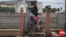 Konflik Tanah di Ciledug, Rumah Warga Dipagar Tembok Beton