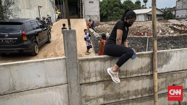 Asisten Tata Pemkot Tangerang mengatakan pihak yang membangun tembok menghalangi akses rumah warga di Ciledug tak bisa menunjukkan buktik kepemilikan lahan.