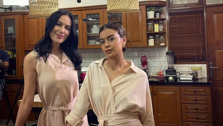 Sophia Latjuba Seksi di Usia 50, Intip Pola Makannya Yuk!