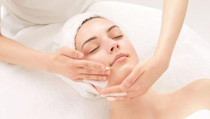 Tips dan Trik Agar Kulit Tak Iritasi Setelah Melakukan Peeling Wajah Tips dan Trik Agar Kulit Tak Iritasi Setelah Melakukan Peeling Wajah