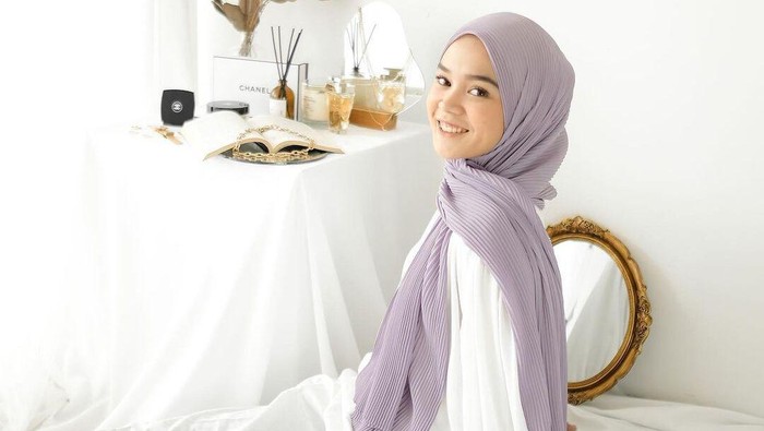 Tips Menggunakan Pleated Pashmina yang Kekinian agar Tetap Nyaman dan Stylish