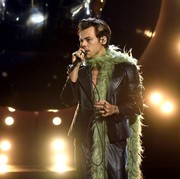 5 Tampilan Harry Styles yang Dianggap Menjadi Simbol Perlawanan terhadap Toxic Masculinity