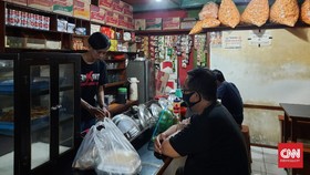 Warga Surabaya Diizinkan 'Nongkrong' di Warkop 20 Menit