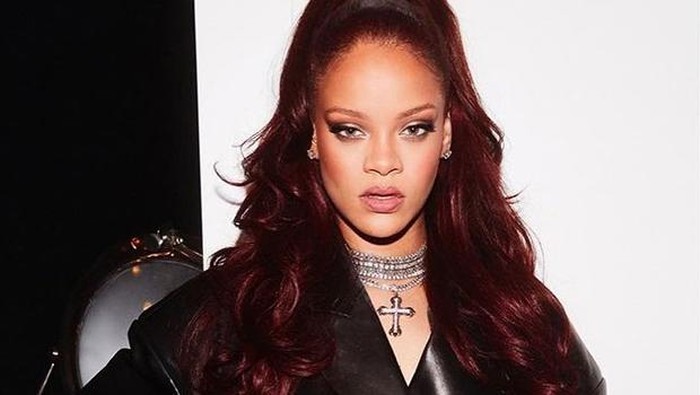 Wow! Rihanna Rencanakan Rilis Produk Perawatan Rambut