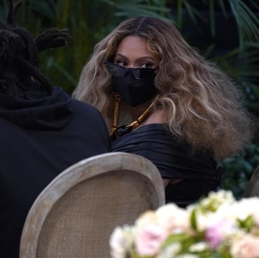 Hadir di Grammy Awards, Masker Beyonce Jadi Sorotan