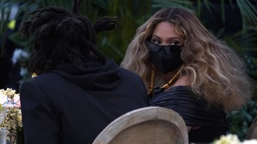 img-title Hadir di Grammy Awards, Masker Beyonce Jadi Sorotan