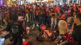FOTO: Pembatasan Dicabut, Musik Menggema di New Orleans
