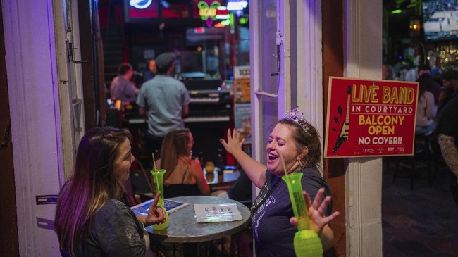 FOTO: Pembatasan Dicabut, Musik Menggema di New Orleans