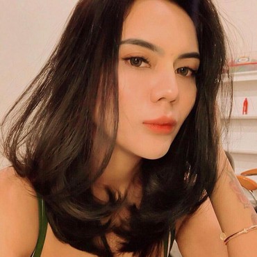 Sempat Dipuji karena Hijrah, Anggita Sari Kini Lepas Hijab & Foto Seksi