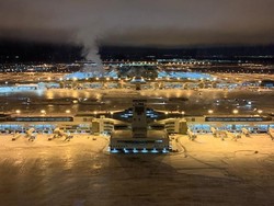 Badai Salju, Landasan Pacu Bandara Denver Sempat Tutup, Penerbangan Batal