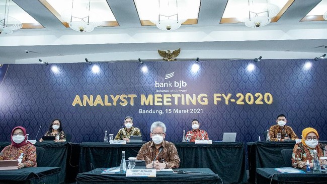 Tren positif dicatat Bank BJB melalui raihan laba bersih sebesar Rp1,7 triliun pada 2020. Capaian tersebut didapat antara lain melalui beragam inovasi digital.
