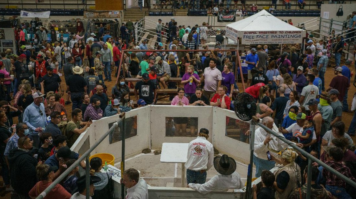 FOTO: Festival Ular Derik Terbesar Texas Digelar saat Pandemi