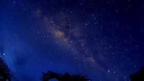 Fenomena Langit Desember: Hujan Meteor Geminid Hingga Solstis