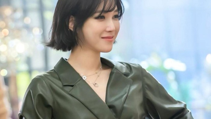Hadir Lagi di Penthouse 2, Intip Harga Fantastis dari Koleksi Baju Lee Ji Ah Hadir Lagi di Penthouse 2, Intip Harga Fantastis dari Koleksi Baju Lee Ji Ah